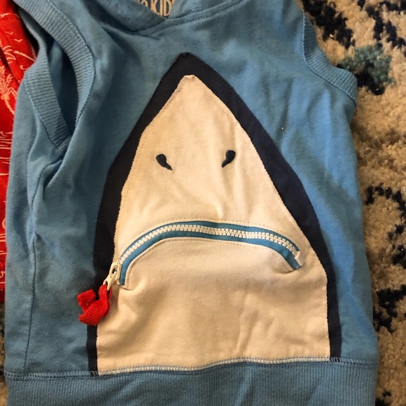 Genuine Kids OshKosh shark hoodie set - Picture 3 of 4